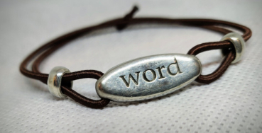 Preview: Irish Bracelet in Gaelic-English (focal-word)