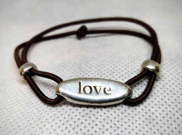Irisches Armband in Gälisch-Englisch (grá-love)