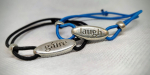 Irisches Armband in Gälisch-Englisch (gáire-laugh)