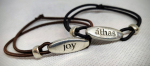 Irisches Armband in Gälisch-Englisch (áthas-joy)